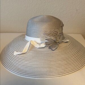 August Hats Light Gray Floral Sun Hat